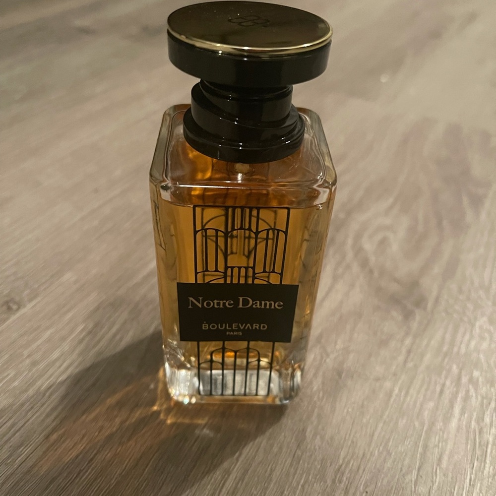 Notre Dame perfume